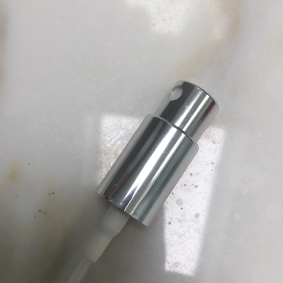 Trish McEvoy refillable travel perfume bottle. Originally Blackberry & Vanilla. - Picture 4 of 4